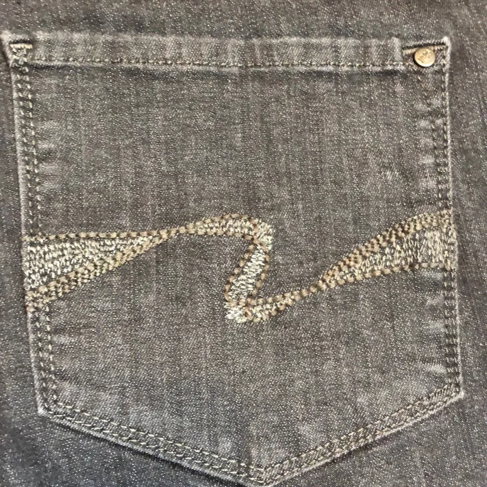Lee Perfect Fit Gray Jean size 10M